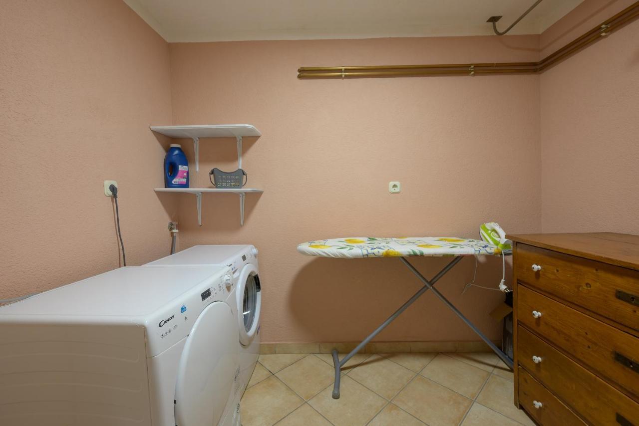 Holiday Apartment Ariella Krizanici Buitenkant foto